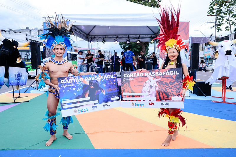 Cartão passafácil ganha temática dos bois Garantido e Caprichoso em Manaus