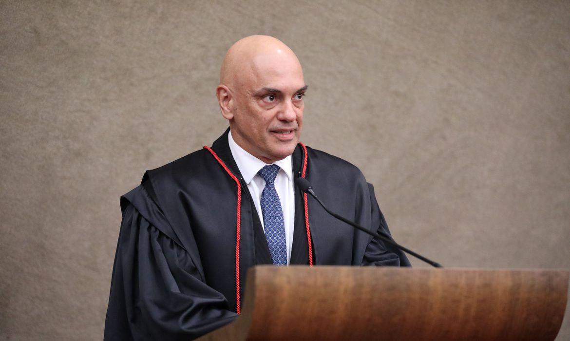 Alexandre de Moraes pede vista em processo sobre contribuição sindical