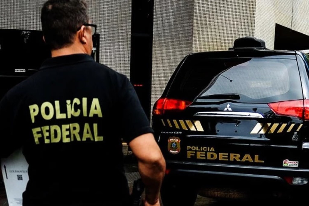 Operação Samaúma da PF mira 17 membros de facção no Amazonas