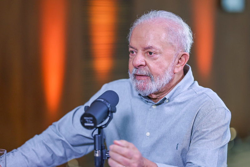 Lula diz que 'é sempre muito difícil' trocar ministros, mas que precisa construir maioria no Congresso