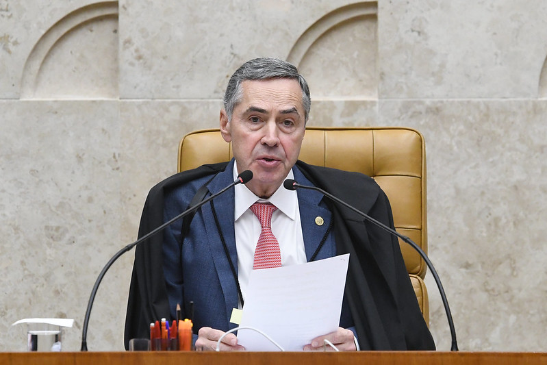 Barroso critica foco do Senado no STF e defende julgamento do 8 de janeiro no plenário virtual