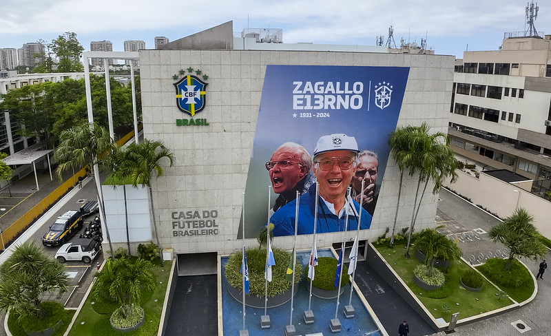 Zagallo é velado na CBF ao lado de sua estátua de cera e das taças das Copa