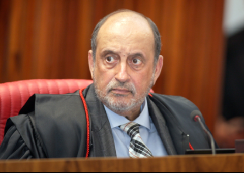 Liminar suspende efeitos de cassação de aposentadoria na PRF