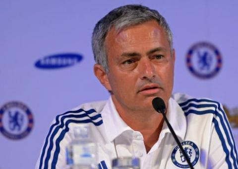 Mourinho elogia Rooney mas descarta contratação