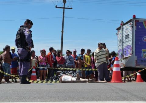 Ciclista tem cabeça esmagada por caminhão em estrada, logo após a Ponte Rio Negro