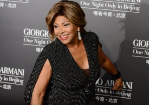  Aos 73 anos, cantora Tina Turner se casa nesta semana em cerimônia budista