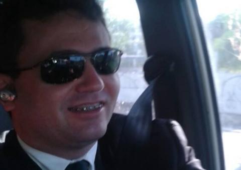 Esposa nega que marido queimado em avião tenha morrido. Médico confirma