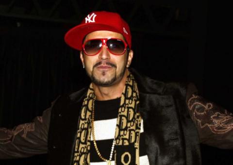  De casamento marcado, Latino dorme com cinco mulheres, diz jornal