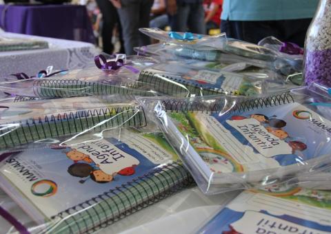 Semed entrega 70 agendas escolares para creche  