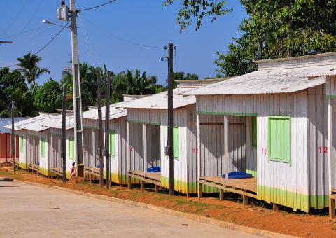 Sepror entrega casas populares a agricultores de Autazes