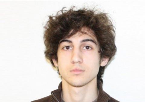 Policial é punido por divulgar fotos sem autorização do acusado dos atentados em Boston