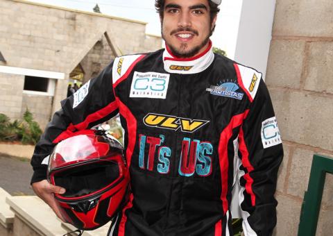  Famosos participam de evento divertido de Kart