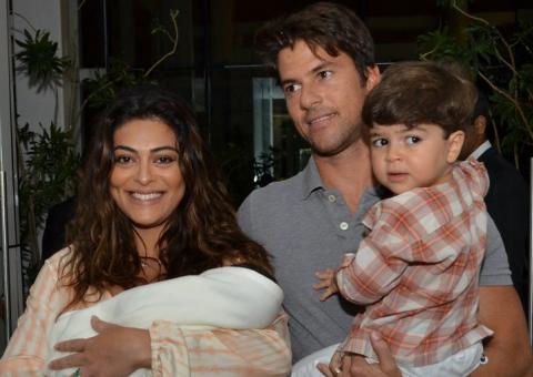 Após dar à luz, Juliana Paes sai da maternidade e mostra foto de caçula