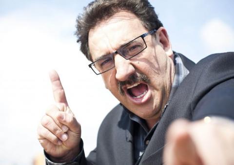 Ratinho diz pra polícia descer o porrete em manifestantes