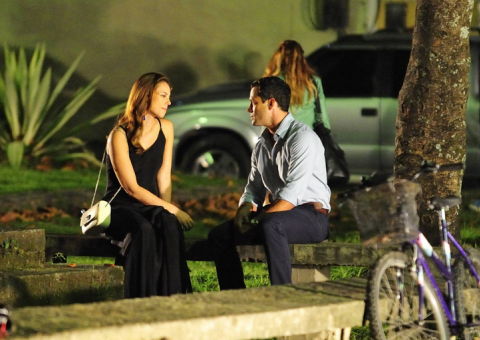 Paloma e Bruno fazem as pazes e clima esquenta entre o casal