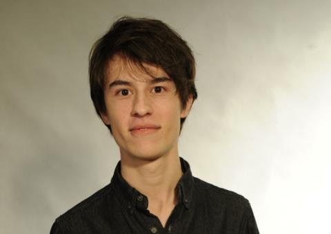 Filho de Félix em Amor à Vida, Thalles Cabral lança música. Confira