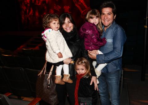  Daniel curte espetáculo musical com esposa e filhas