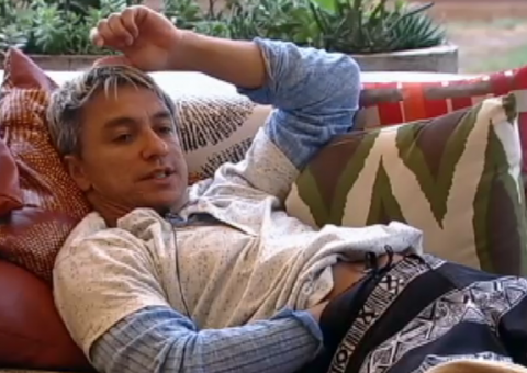 Unidos pela fofoca, Paulo e Ivo criticam Scheila Carvalho