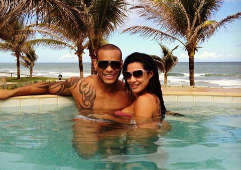  Marido de Scheila Carvalho desiste e admite amante