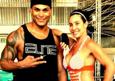  "Será que eu conto o que você estava fazendo na semana em que Scheila perdeu o Bryan?"