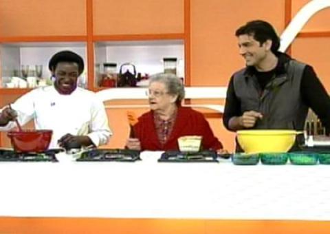 Palmirinha se confunde e chama macarrão penne de pênis