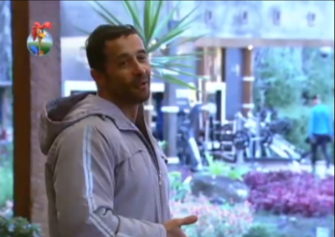 Marcos controla até pum na casa e nem Rita escapa do comentário