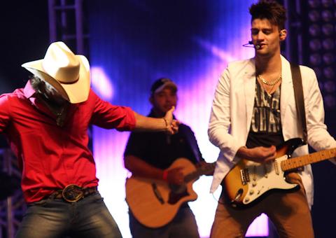  Dupla Munhoz & Mariano embala noite fria de São Paulo