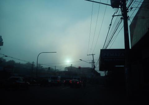 Forte neblina atrasa decolagem de aeronaves no aeroporto Eduardo Gomes 