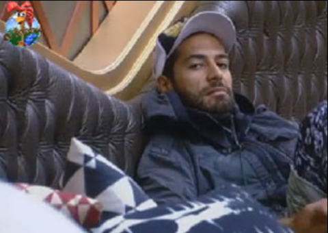 Andressa faz proposta indecente para Beto desistir de prova