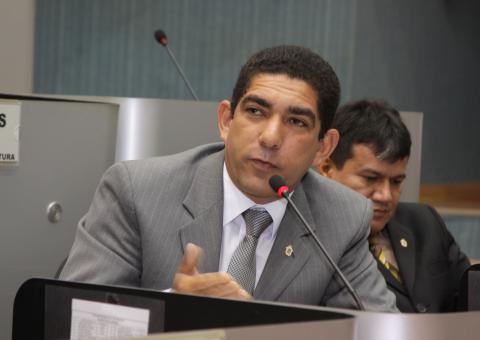 Emenda obriga e regulamenta a identificação dos mototaxistas