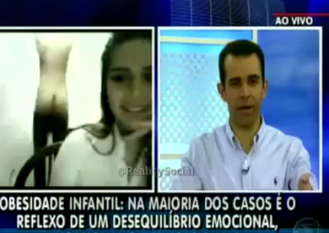 Programa evangélico é alvo de trote e homem aparece nu