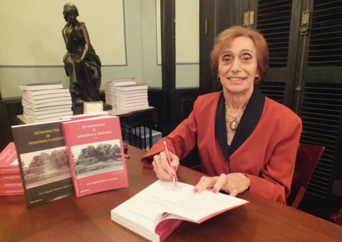 Delegada  conta história de vida em livro lançado no Palácio Rio Negro