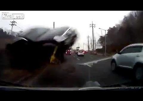 A visão de um motorista durante um acidente frontal