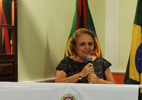 Município vai revisar plano de carreira para professores e servidores da Educação