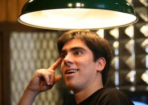 "Antes era genial, agora virei um crápula vendido" 