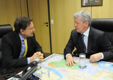 Prefeito discute em Brasília gestão do terminal pesqueiro de Manaus