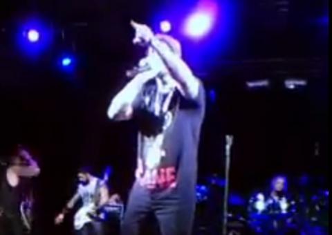  Tico Santa Cruz xinga e ameaça de morte promotor de show