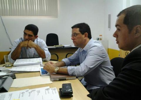 Catadores de lixo devem ser contratados em Manaus