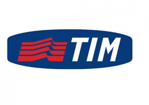 TIM e loja são condenadas por rejeitar documentos