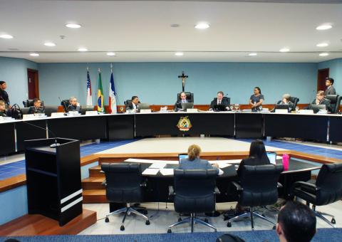 Ex-prefeito de Nhamundá terá de devolver R$ 9,8 milhões, decide pleno do TCE