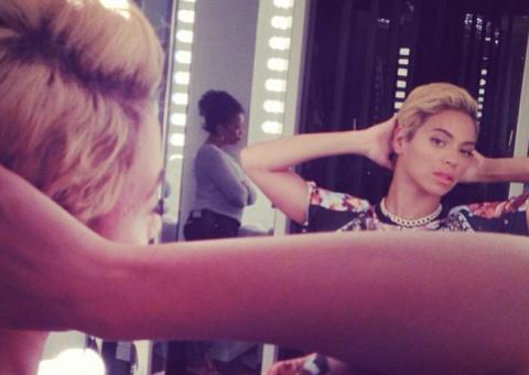 Beyoncé radicaliza no visual e adota corte 'Joãozinho'           