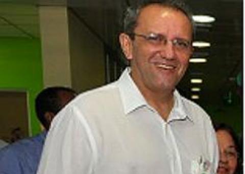 Médico Édson Oliveira é o novo pesidente do CRM