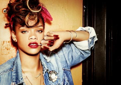 Novo álbum de Rihanna será lançado em novembro
