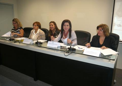 Humanização e ressocialização no sistema prisional são temas de debate