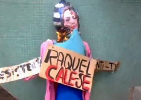 Boneca de Rachel Sheherazade é queimada na 'Marcha das Vadias'