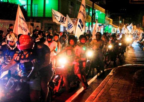 Torcida do Caprichoso protesta contra Baranda