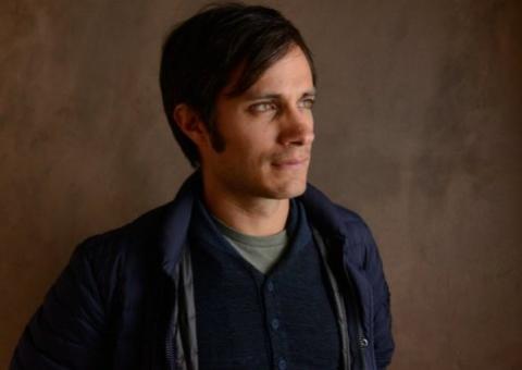  Gael Garcia Bernal pede mais ajuda para refugiados sírios