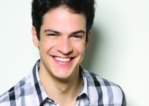 Mateus Solano fala sobre o sucesso do vilão Félix