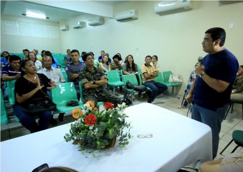  Prefeito de Parintins e gestores de escolas definem organização do desfile cívico