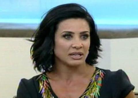 Isolada pela Record, Scheila participa de programa sem saber de traição
